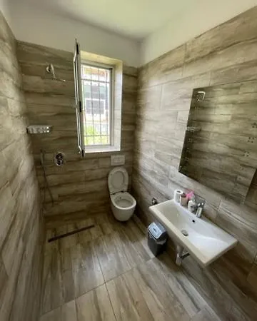 New Bazaar Arben's アパート *